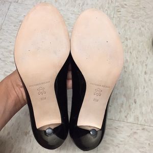 *Reposhing* unfortunately they did not fit me.